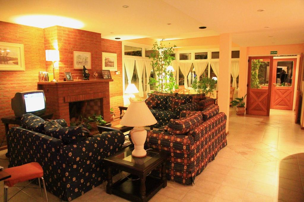 Hosteria Solar De La Costa Пуэрто-Мадрин Экстерьер фото